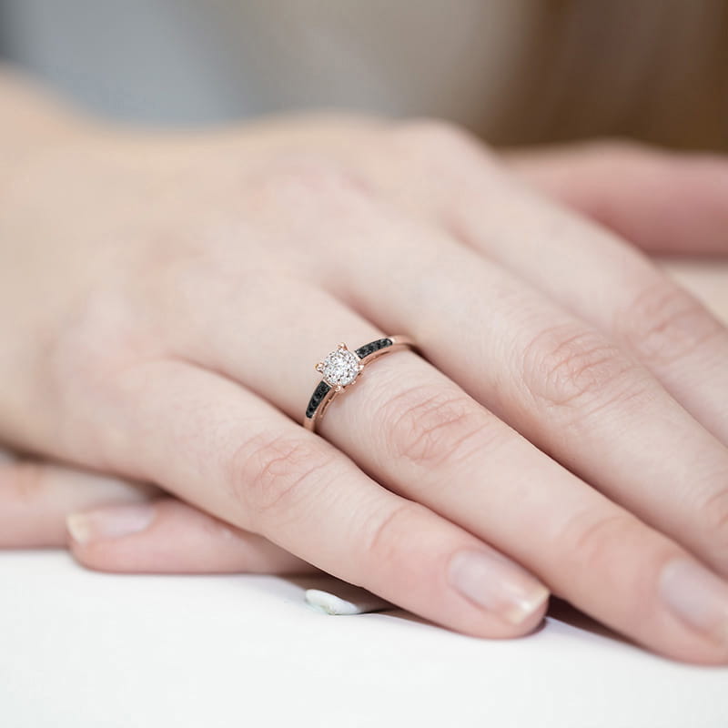 Pierścionek Diament 0,08ct różowe złoto 5 Pierścionek Diament 0,08ct różowe złoto - obrazek 4
