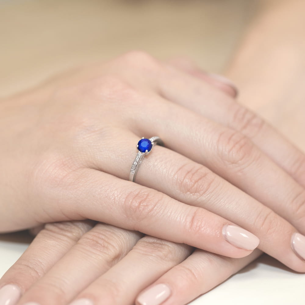 Pierścionek Szafir 0,50ct białe złoto 5 Pierścionek Szafir 0,50ct białe złoto - obrazek 4