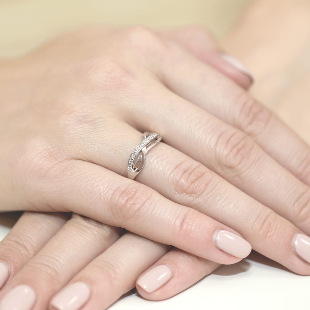 Pierścionek z diamentami białe złoto 5 Pierścionek z diamentami białe złoto - obrazek 4