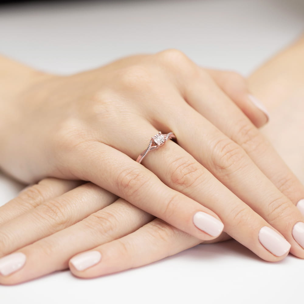 Pierścionek Diament 0,08ct różowe złoto 5 Pierścionek Diament 0,08ct różowe złoto - obrazek 4