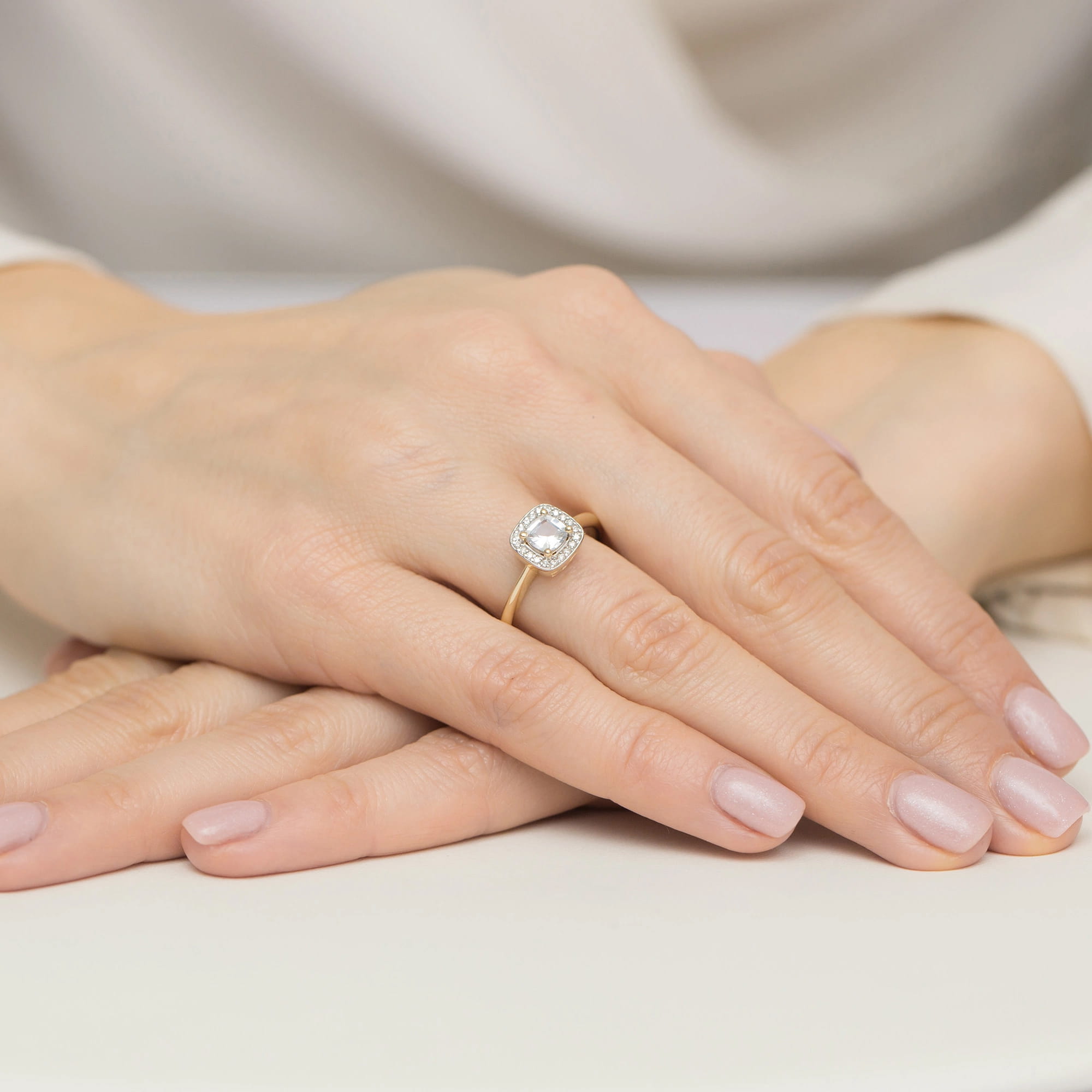 Pierścionek Biały Szafir 0,70ct żółte złoto 5 Pierścionek Biały Szafir 0,70ct żółte złoto - obrazek 4
