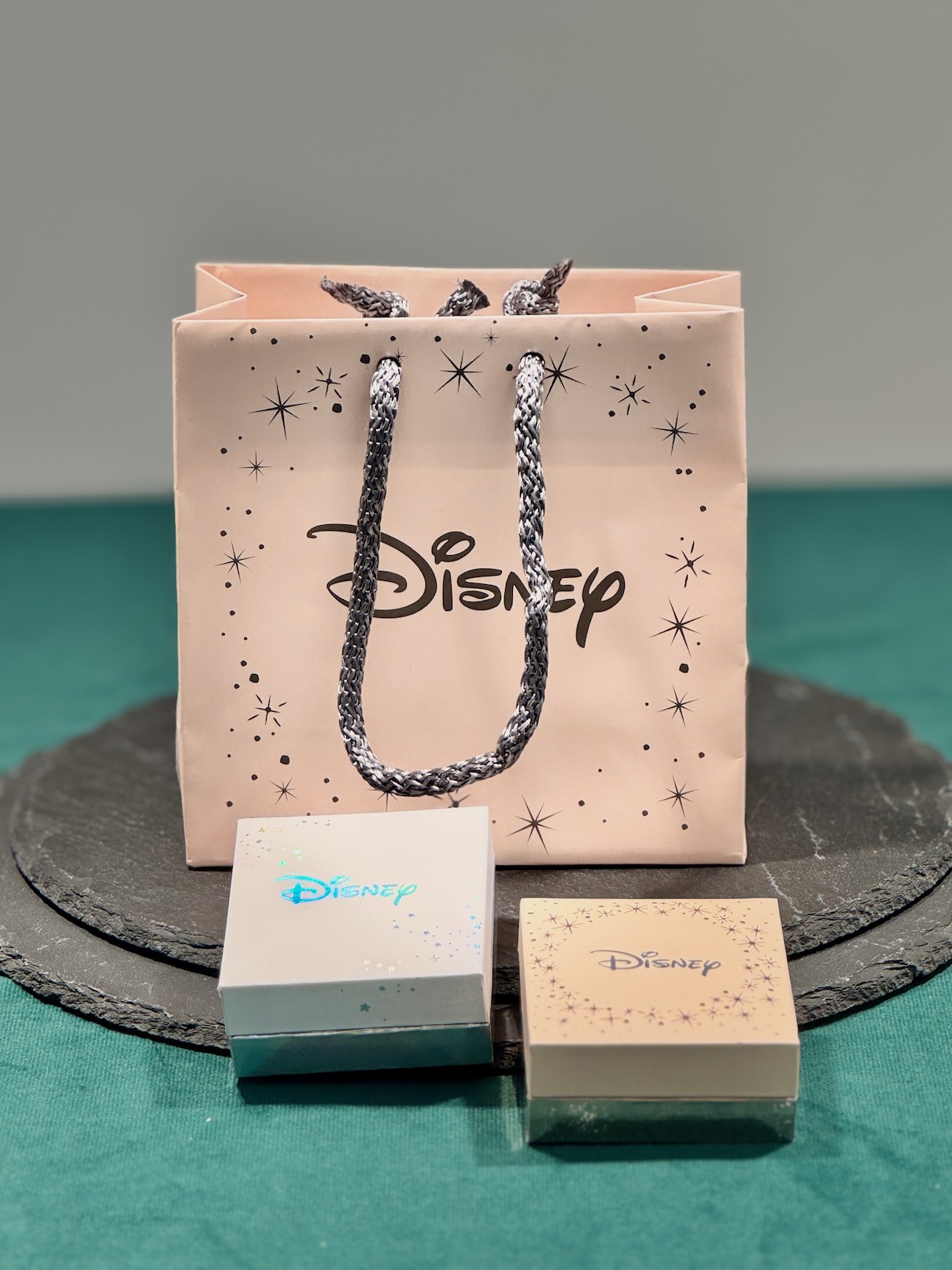 Opakowanie Disney z kolekcji kolczyków Minnie Mouse – jasne zdjęcie, BigDIAMOND Kraków